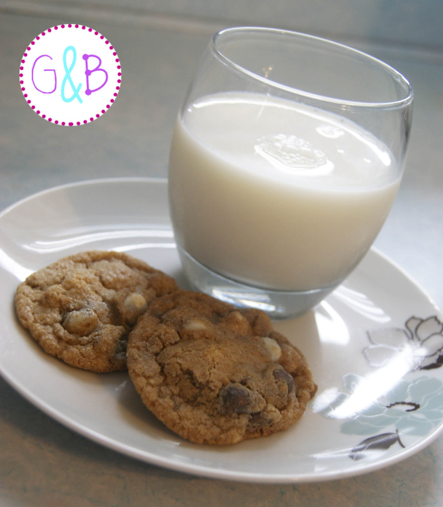 Milk and cookies.  The world's best pairing.